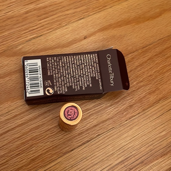 COPY - Charlotte Tilbury walk of no shame Matte Revolution Mini Lipstick - Picture 3 of 5